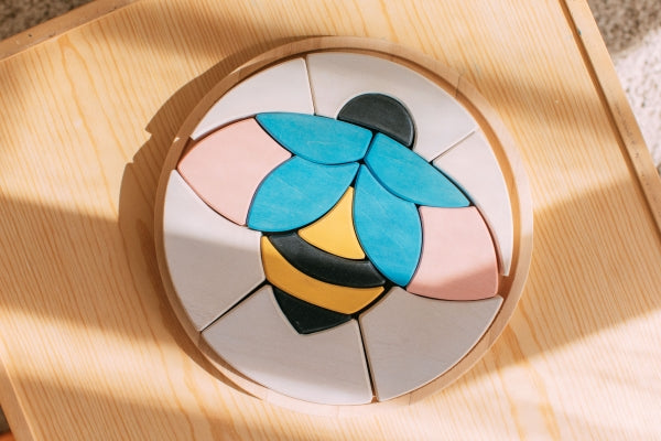 Bee Puzzle by AVDAR